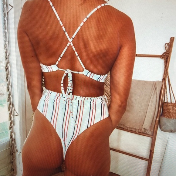 NWT• High Waisted Striped Bikini set - Picture 3 of 3